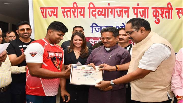 दिव्यांग खिलाड़ी मेहनत करें हम उनके साथ हैं